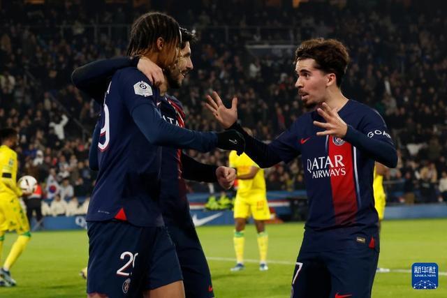 又犯规了！第二节刚上来杨瀚森补防科沃德又被裁判吹打手&已经3犯