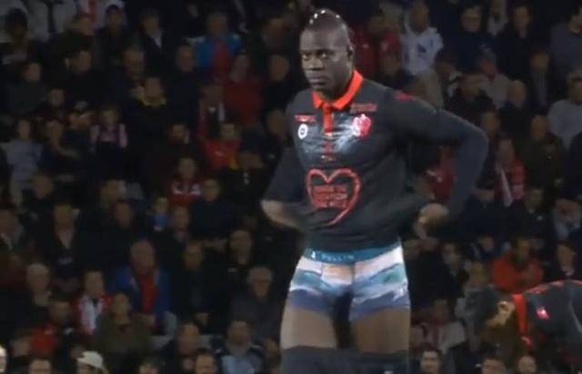 费城费城人队强打麦克·舒密特达成 500 轰壮举，确立史上最强三垒手地位