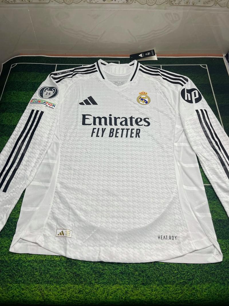 热刺告别战，孙兴慜父亲孙雄正现场观战儿子与纽卡的比赛