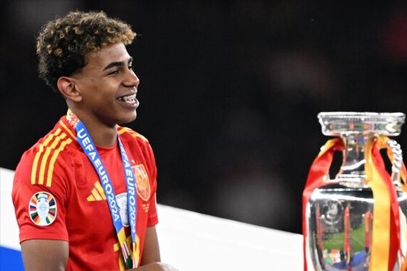 总结：2025 的棒球以大谷翔平的荣誉与乐天桃猿的冠冕圆满落幕，2026 的经典赛风暴已在 12 月末蓄势待发。